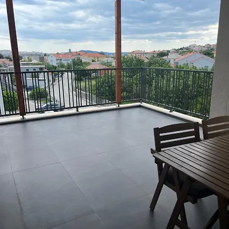 Rino Apartamento Klis